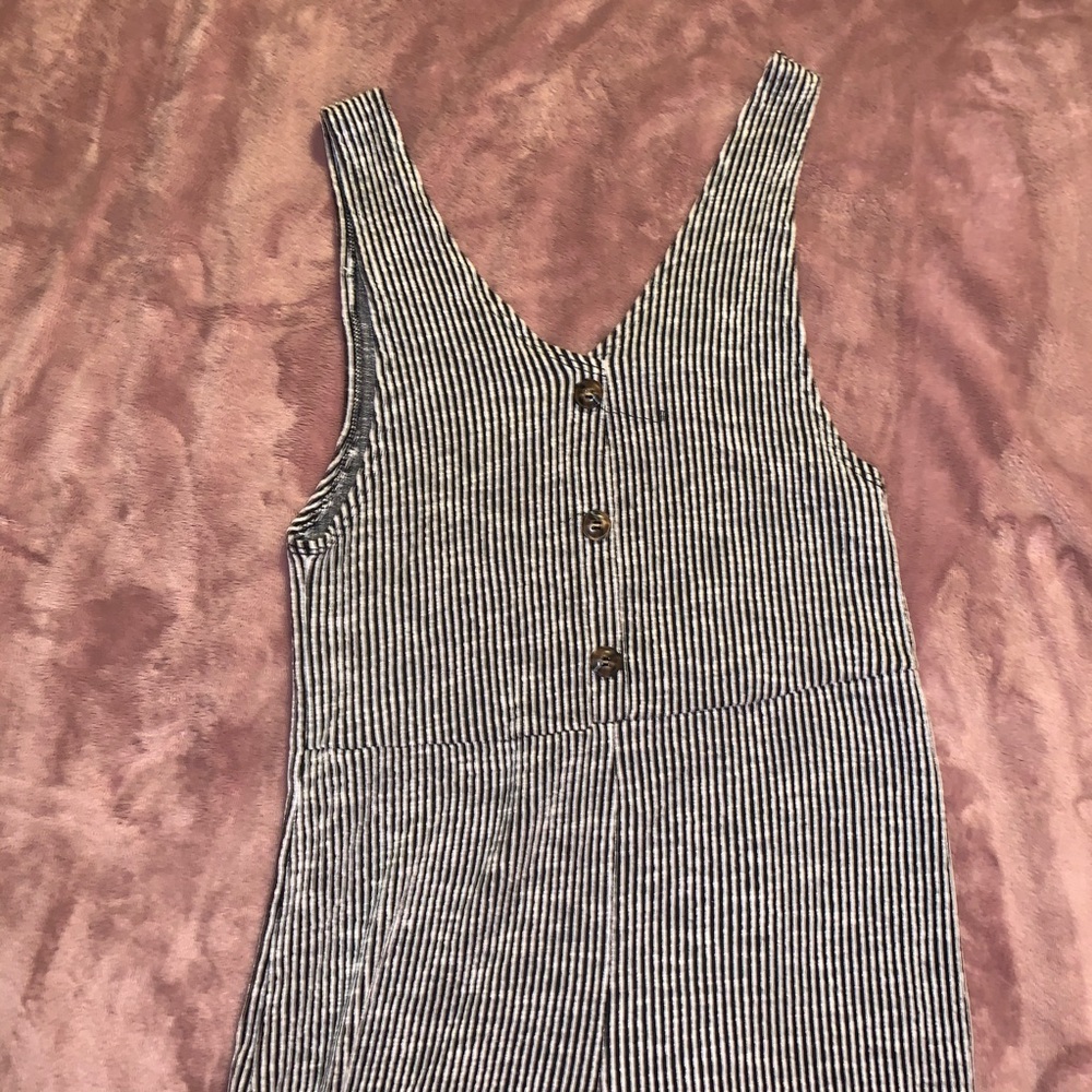 Jumpsuit - Picture 3 of 4